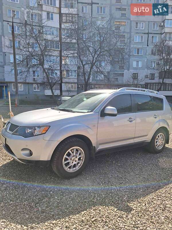 Внедорожник / Кроссовер Mitsubishi Outlander 2008 в Запорожье