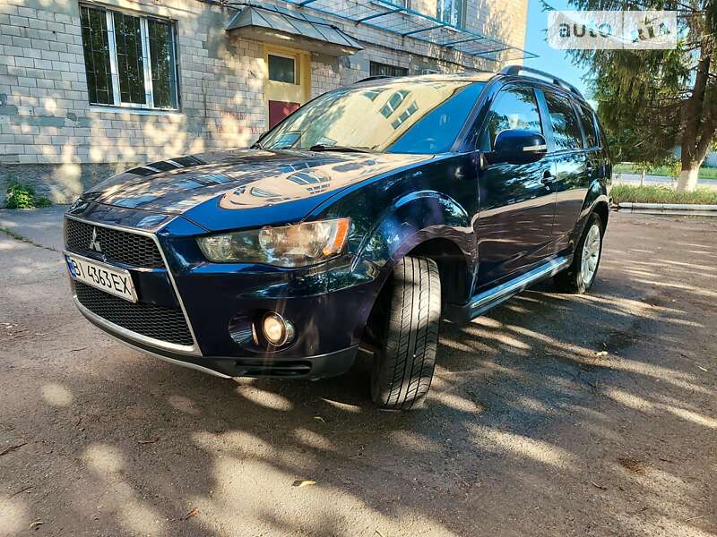 Внедорожник / Кроссовер Mitsubishi Outlander 2010 в Полтаве