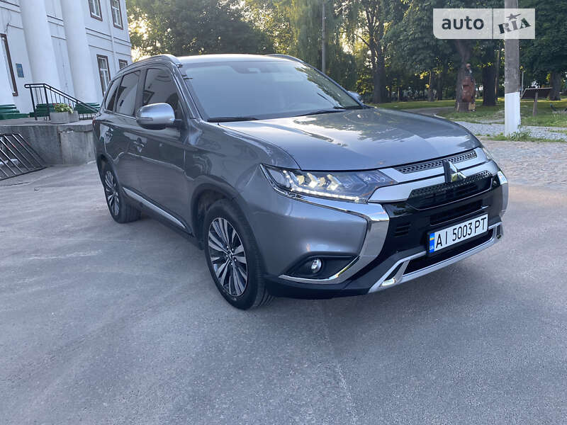 Внедорожник / Кроссовер Mitsubishi Outlander 2020 в Белой Церкви