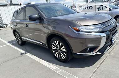 Mitsubishi Outlander 2020