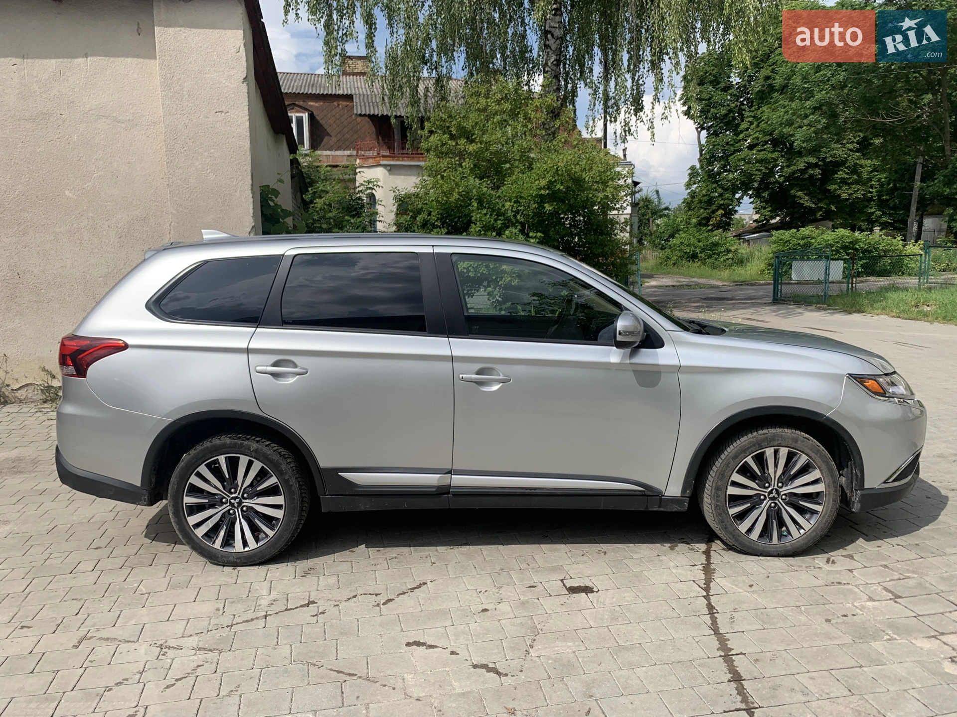 2020 Mitsubishi Outlander - мініатюра 4