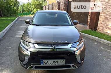 Позашляховик / Кросовер Mitsubishi Outlander 2021 в Києві