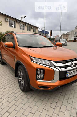 Позашляховик / Кросовер Mitsubishi Outlander 2019 в Житомирі