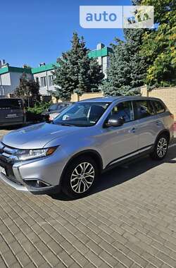 Mitsubishi Outlander 2016