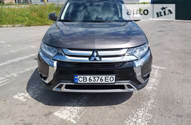 Позашляховик / Кросовер Mitsubishi Outlander 2017 в Чернігові