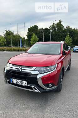 Mitsubishi Outlander 2021