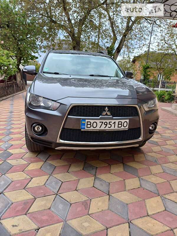 Внедорожник / Кроссовер Mitsubishi Outlander 2010 в Тернополе