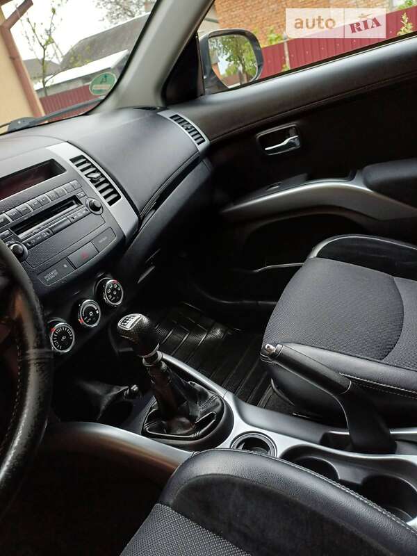 Внедорожник / Кроссовер Mitsubishi Outlander 2010 в Тернополе