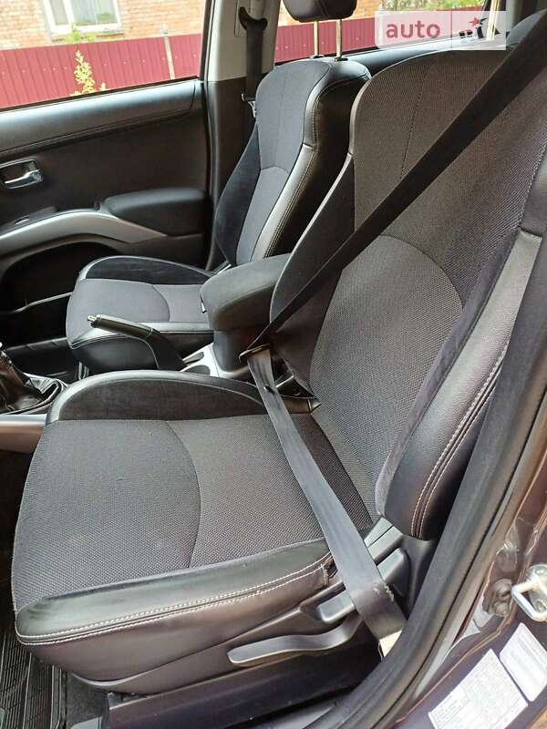 Внедорожник / Кроссовер Mitsubishi Outlander 2010 в Тернополе