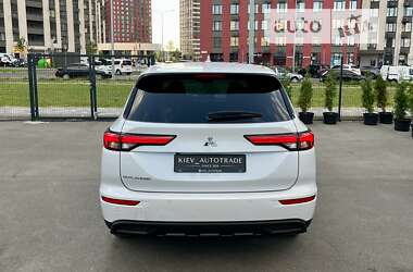 Внедорожник / Кроссовер Mitsubishi Outlander 2021 в Киеве