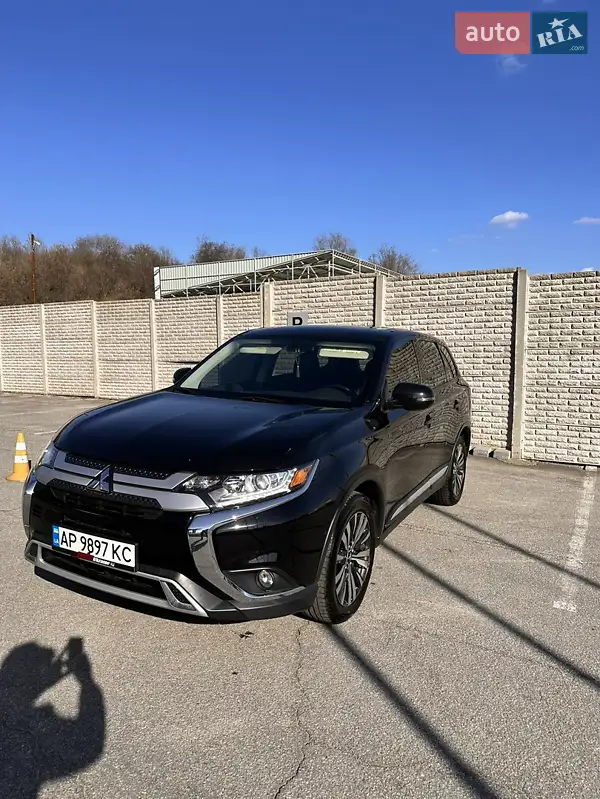 Mitsubishi Outlander 2019 VIN JA4AZ3A31LZ025228 фото оголошення 13 з 51