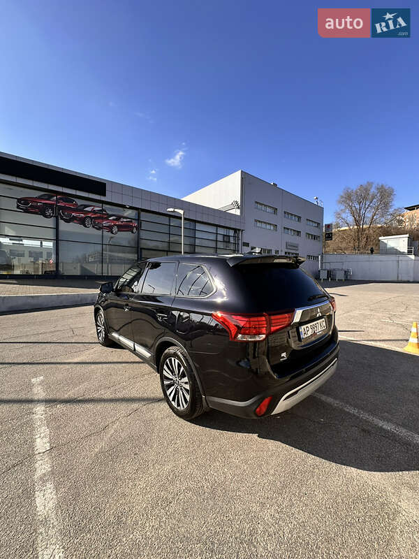 Позашляховик / Кросовер Mitsubishi Outlander 2018 в Запоріжжі