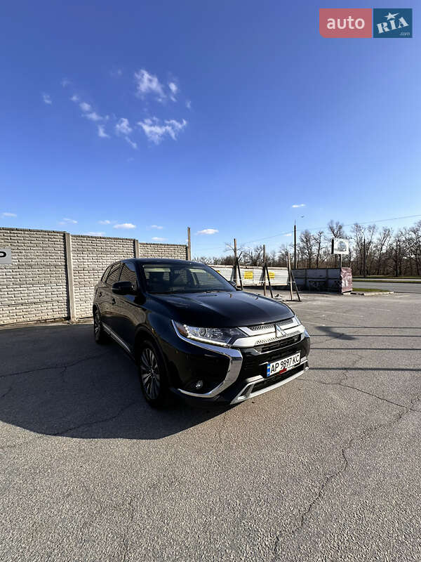 Позашляховик / Кросовер Mitsubishi Outlander 2018 в Запоріжжі