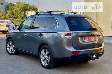 Внедорожник / Кроссовер Mitsubishi Outlander 2013 в Полтаве