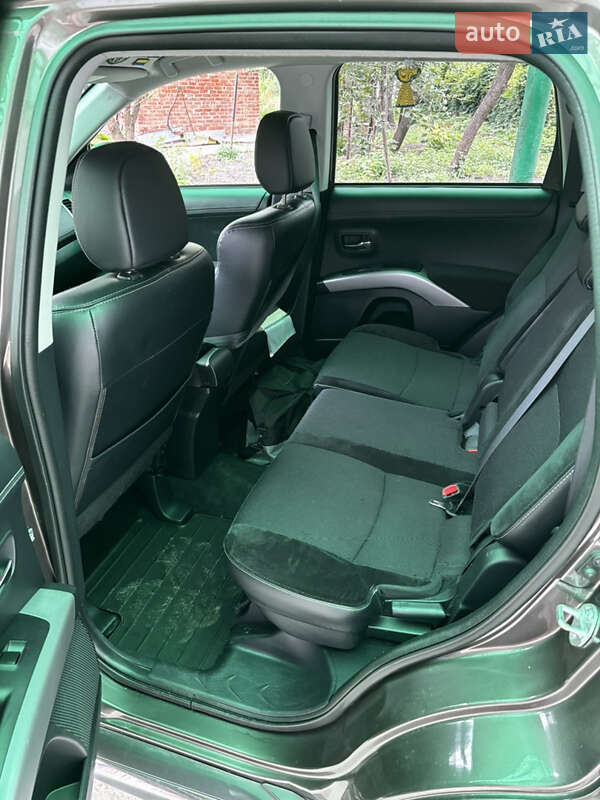 Внедорожник / Кроссовер Mitsubishi Outlander 2011 в Сумах