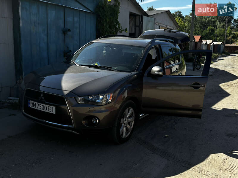 Внедорожник / Кроссовер Mitsubishi Outlander 2011 в Сумах