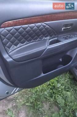 Внедорожник / Кроссовер Mitsubishi Outlander 2013 в Харькове