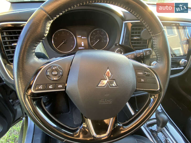 Внедорожник / Кроссовер Mitsubishi Outlander 2019 в Виннице