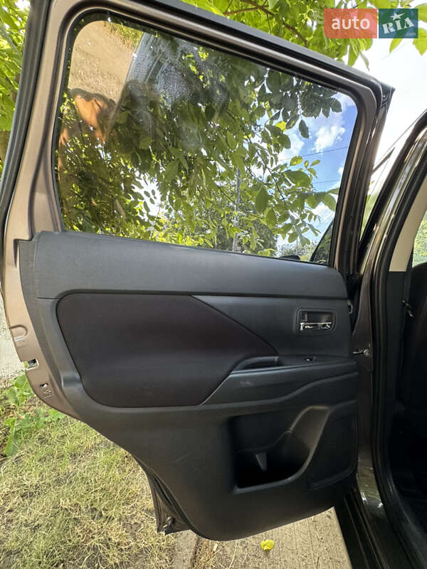 Внедорожник / Кроссовер Mitsubishi Outlander 2016 в Белой Церкви фото 36 Внедорожник / Кроссовер Mitsubishi Outlander 2016 в Белой Церкви