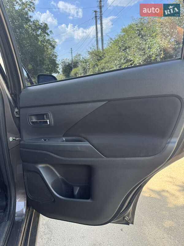 Внедорожник / Кроссовер Mitsubishi Outlander 2016 в Белой Церкви фото 44 Внедорожник / Кроссовер Mitsubishi Outlander 2016 в Белой Церкви