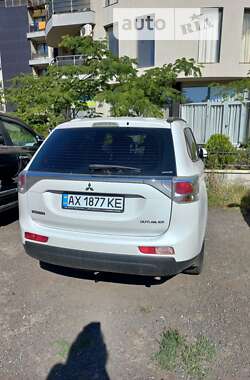 Позашляховик / Кросовер Mitsubishi Outlander 2013 в Харкові