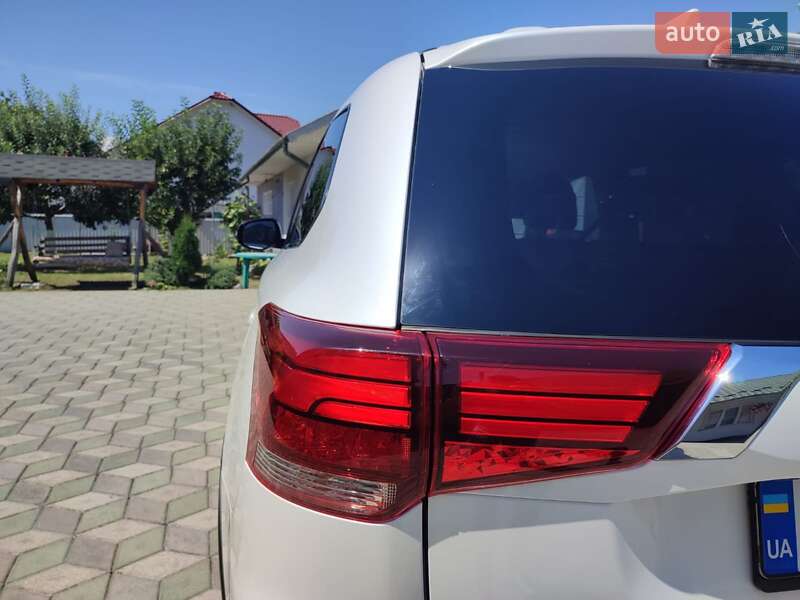 Внедорожник / Кроссовер Mitsubishi Outlander 2021 в Черновцах