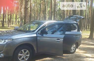 Внедорожник / Кроссовер Mitsubishi Outlander 2013 в Сумах