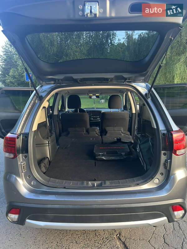 Внедорожник / Кроссовер Mitsubishi Outlander 2018 в Киеве