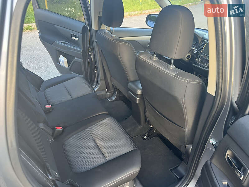 Внедорожник / Кроссовер Mitsubishi Outlander 2018 в Киеве