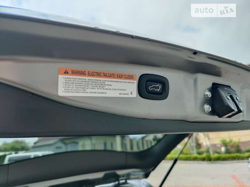 Внедорожник / Кроссовер Mitsubishi Outlander 2018 в Золочеве