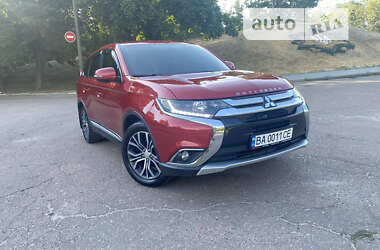 Внедорожник / Кроссовер Mitsubishi Outlander 2016 в Кропивницком