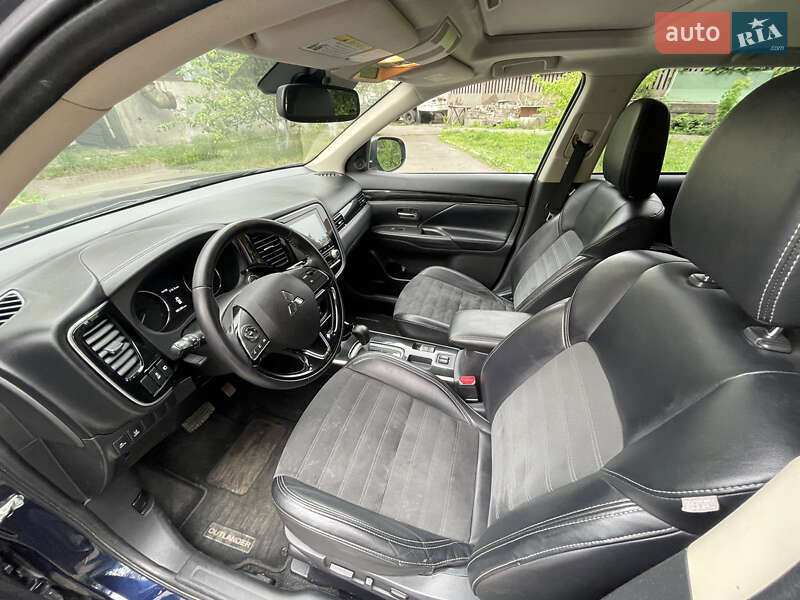 Позашляховик / Кросовер Mitsubishi Outlander 2019 в Кривому Розі