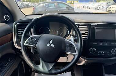 Внедорожник / Кроссовер Mitsubishi Outlander 2013 в 