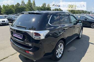 Внедорожник / Кроссовер Mitsubishi Outlander 2013 в 