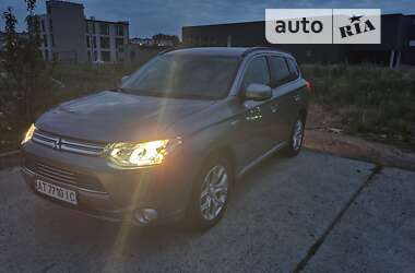 Внедорожник / Кроссовер Mitsubishi Outlander 2014 в Калуше