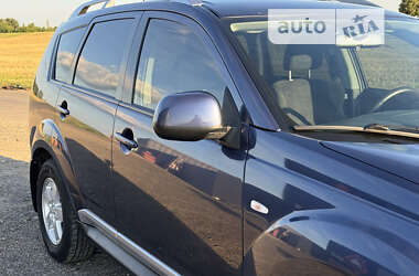 Внедорожник / Кроссовер Mitsubishi Outlander 2009 в 