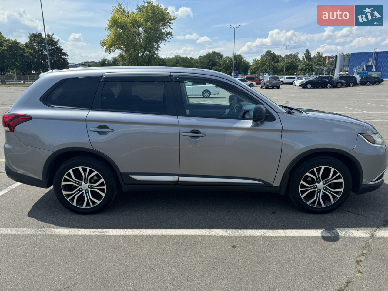 2018 Mitsubishi Outlander - мініатюра 16