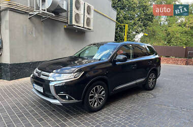Mitsubishi Outlander 2016
