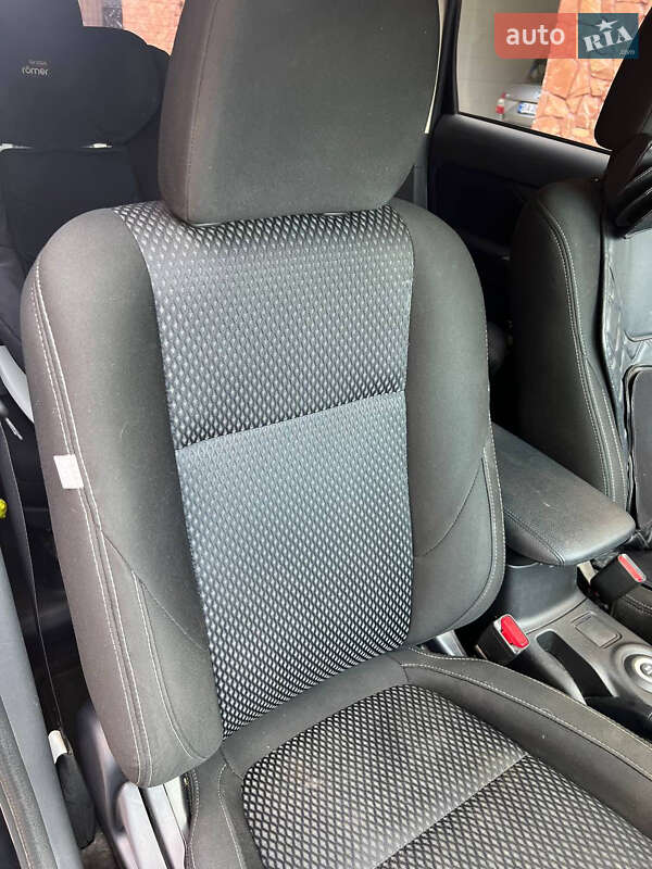 Позашляховик / Кросовер Mitsubishi Outlander 2016 в Первомайську фото 11 Позашляховик / Кросовер Mitsubishi Outlander 2016 в Первомайську