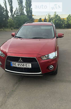 Внедорожник / Кроссовер Mitsubishi Outlander 2012 в Николаеве