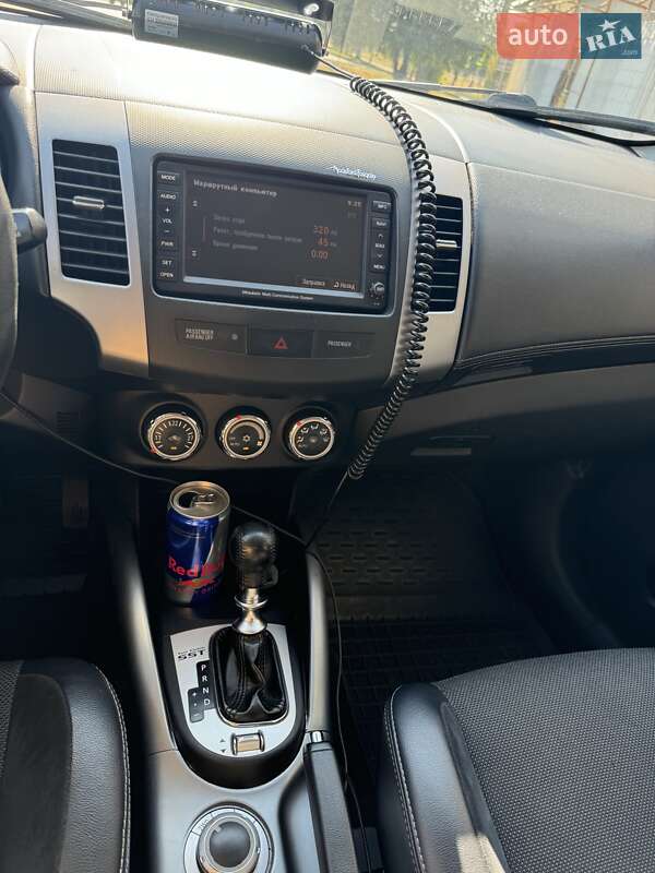 Позашляховик / Кросовер Mitsubishi Outlander 2010 в Дніпрі