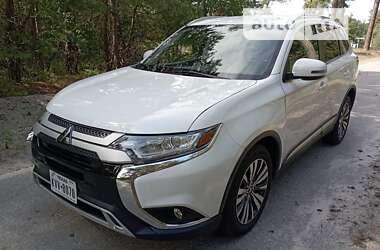 Позашляховик / Кросовер Mitsubishi Outlander 2018 в Таращі