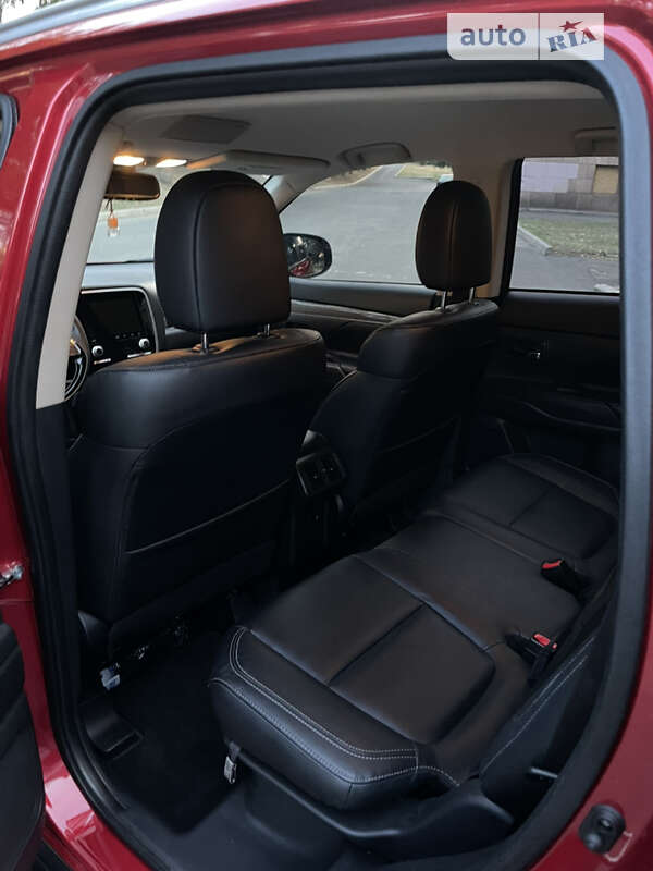 Внедорожник / Кроссовер Mitsubishi Outlander 2019 в Днепре