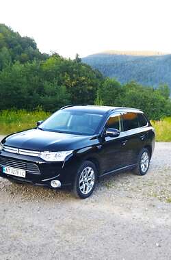 Внедорожник / Кроссовер Mitsubishi Outlander 2013 в Яремче