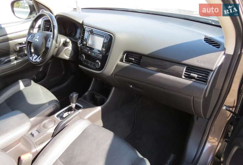 Позашляховик / Кросовер Mitsubishi Outlander 2015 в Кропивницькому