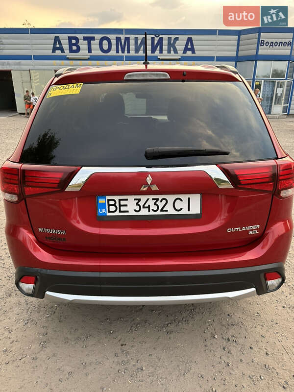 Позашляховик / Кросовер Mitsubishi Outlander 2015 в Вознесенську