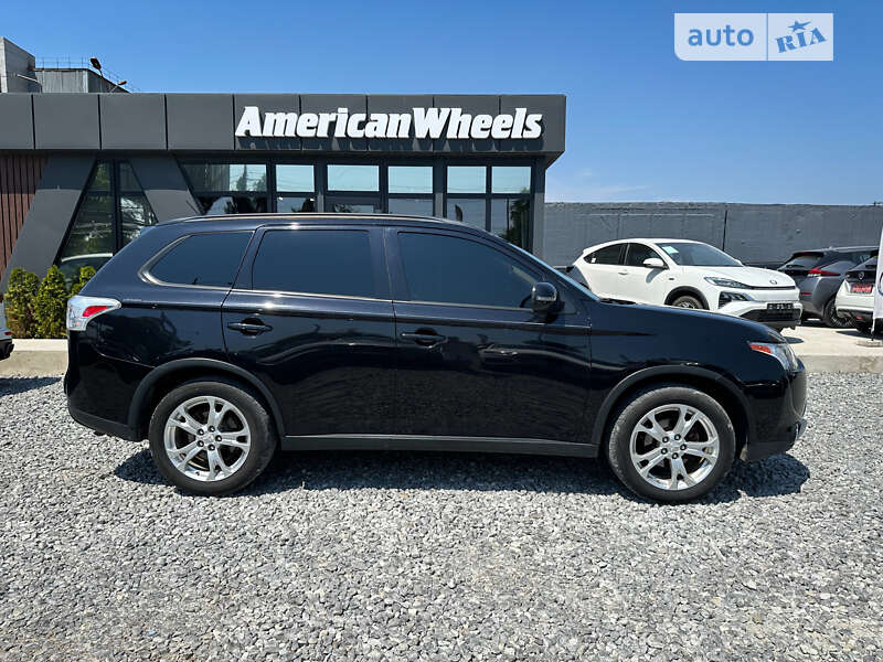 Внедорожник / Кроссовер Mitsubishi Outlander 2014 в Черновцах