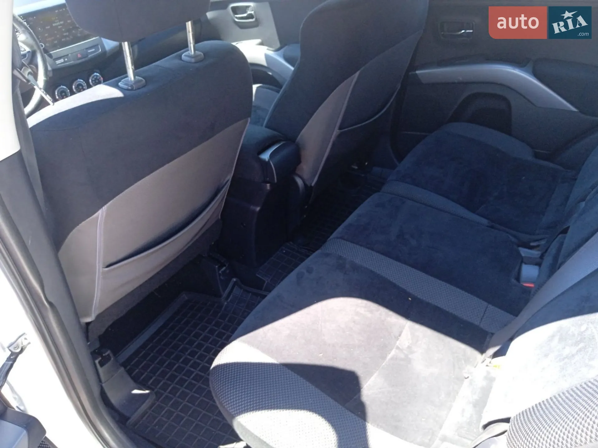 2011 Mitsubishi Outlander - мініатюра 4