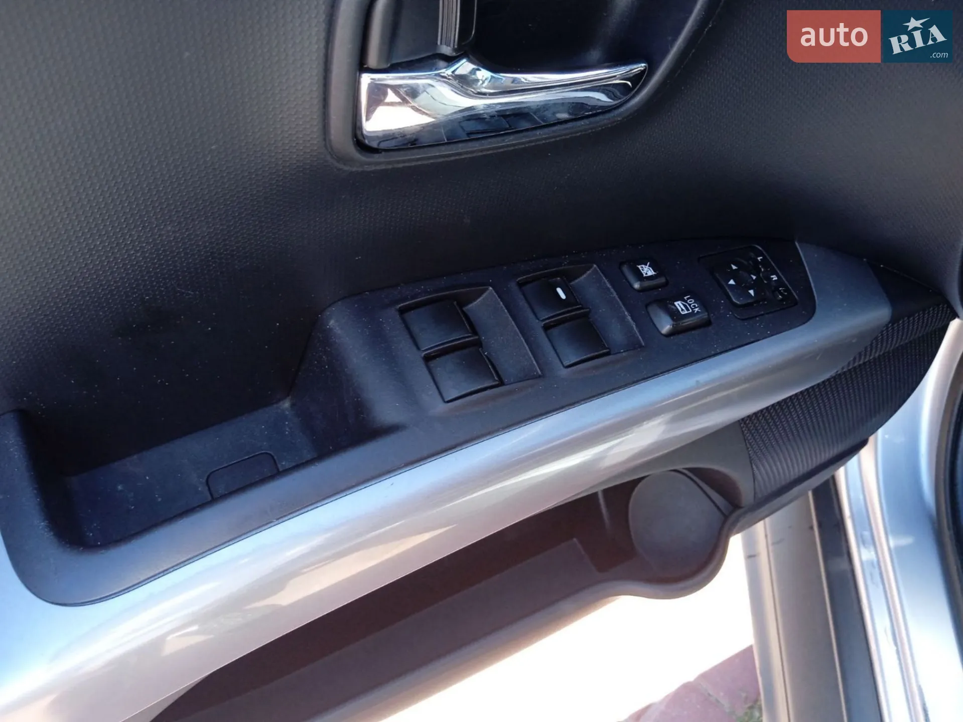 2011 Mitsubishi Outlander - мініатюра 11