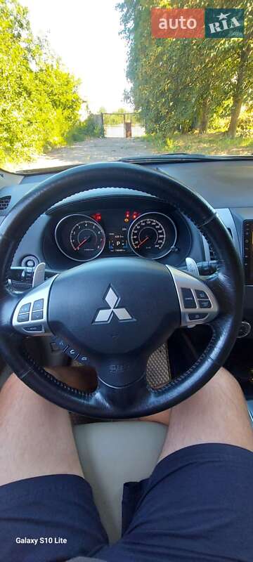Позашляховик / Кросовер Mitsubishi Outlander 2012 в Верхньодніпровську фото 16 Позашляховик / Кросовер Mitsubishi Outlander 2012 в Верхньодніпровську